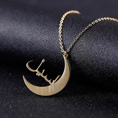 Personalized Arabic Name Necklace With Moon